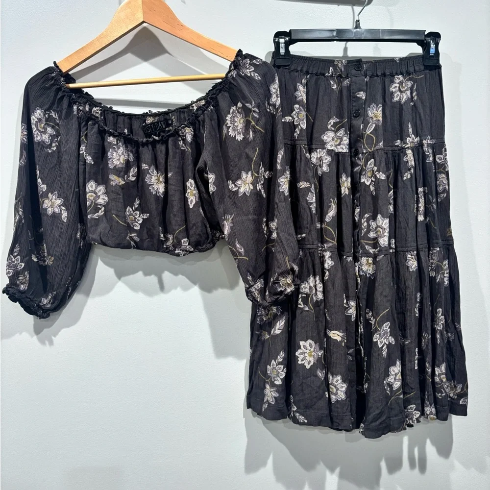 Christy Dawn Margot Floral Crop Top and Tiered Midi Grey Skirt‎ Set Set XS